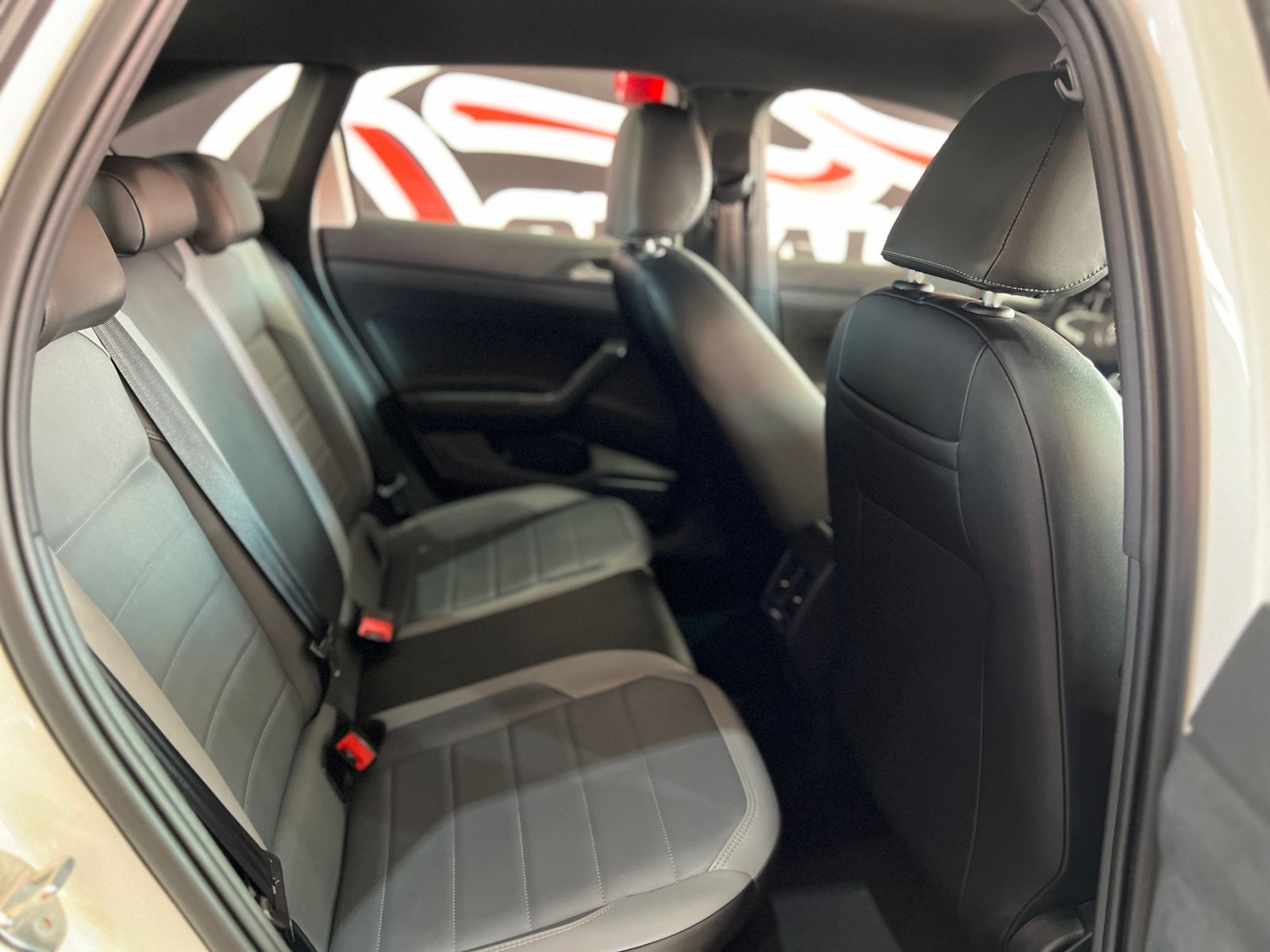 Nivus Highline 1.0 200 TSI Flex Aut.