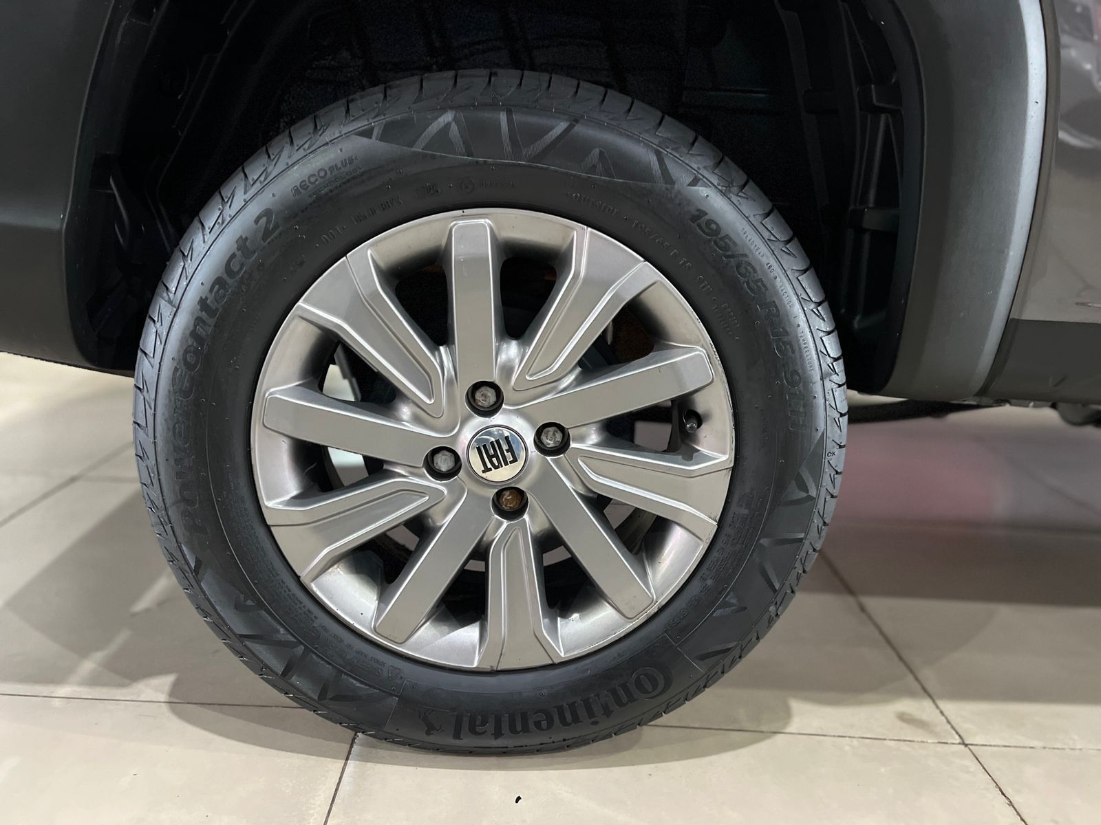 Strada Freedom 1.3 Flex 8V CD