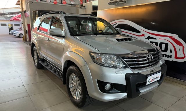 Hilux SW4 SRV D4-D 4×4 3.0 TDI Dies. Aut