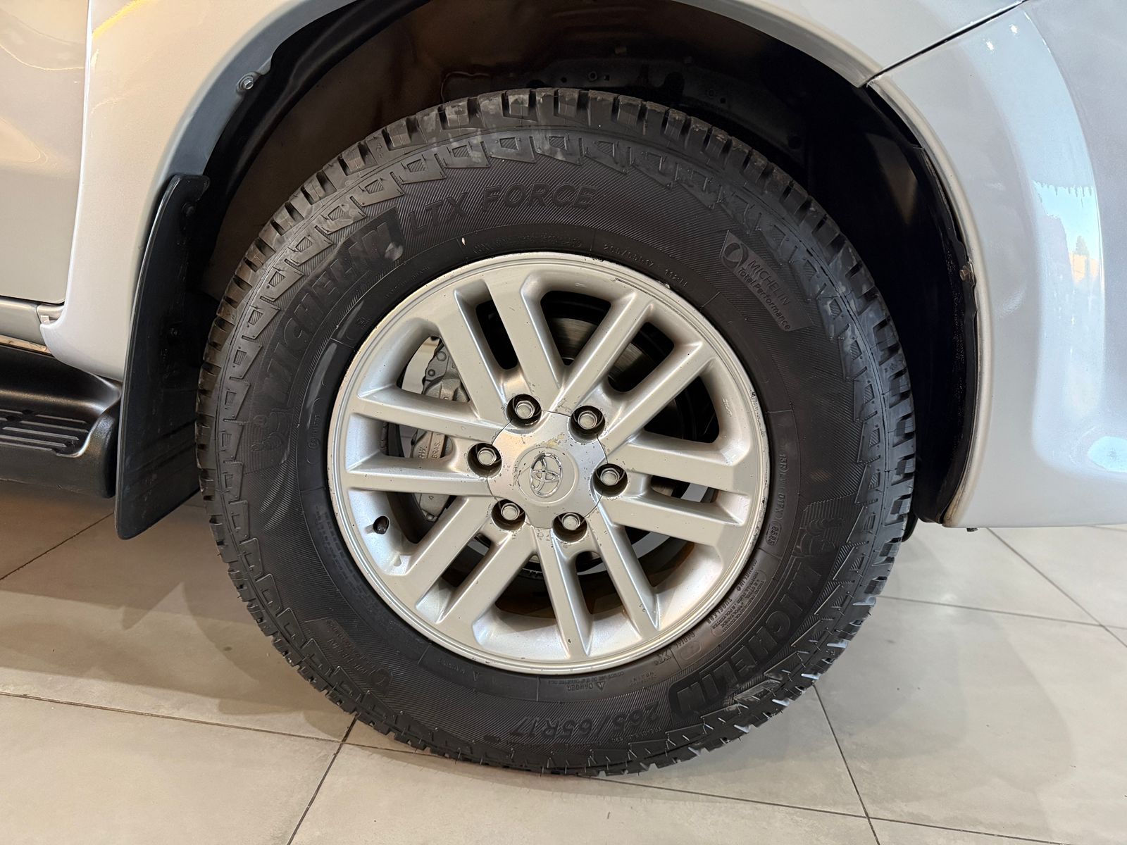 Hilux SW4 SRV D4-D 4×4 3.0 TDI Dies. Aut