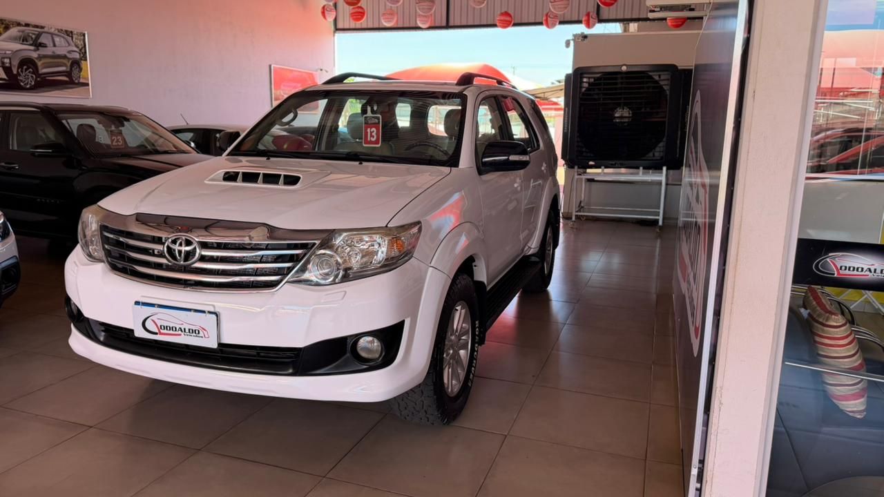 Hilux SW4 SRV D4-D 4×4 3.0 TDI Dies. Aut