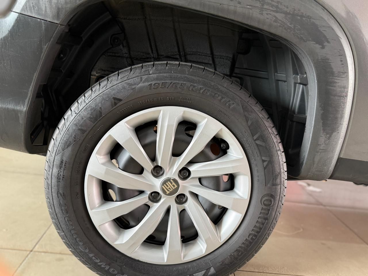 Strada Freedom 1.3 Flex 8V CD