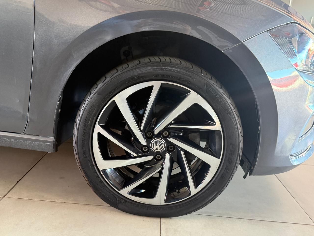 VIRTUS Highline 200 TSI 1.0 Flex 12V Aut