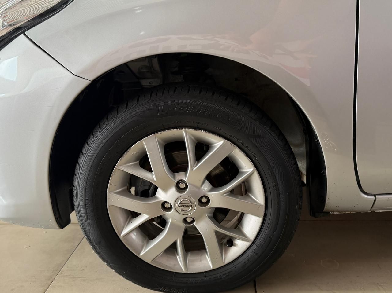 VERSA SL 1.6 16V Flex Fuel 4p Mec.