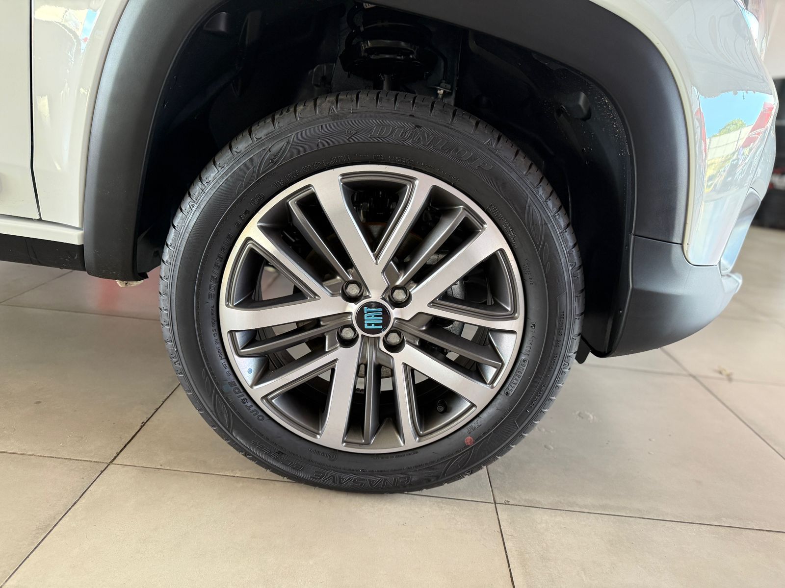 Strada Volcano 1.3 Flex 8V CD