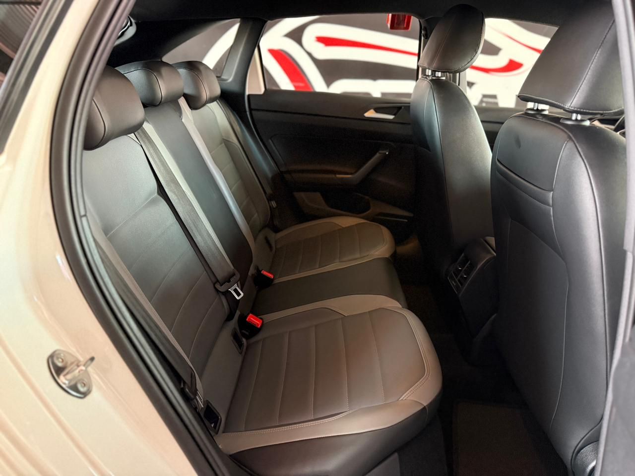 Nivus Highline 1.0 200 TSI Flex Aut.