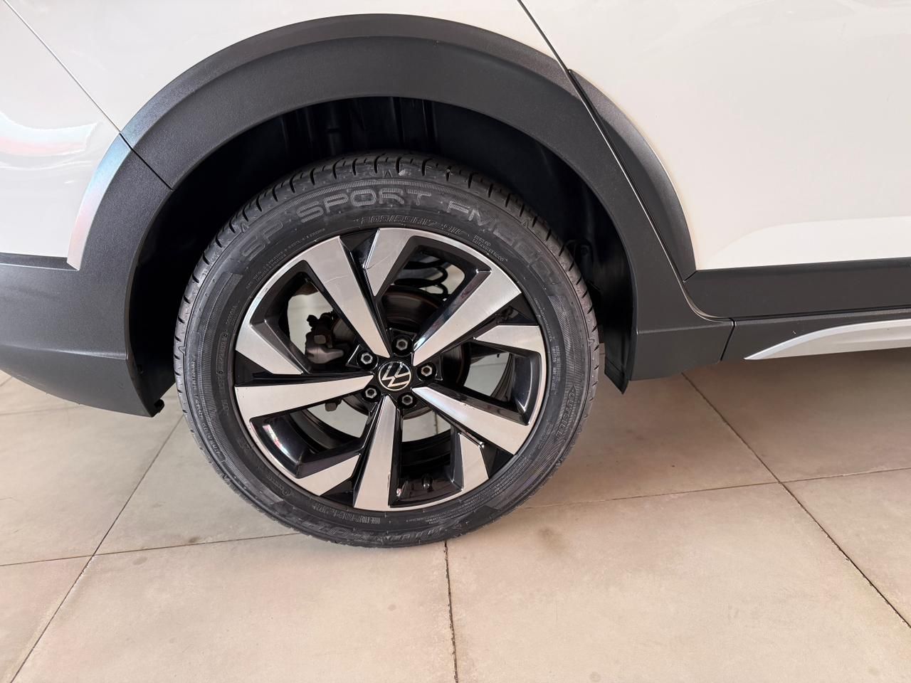 Nivus Highline 1.0 200 TSI Flex Aut.