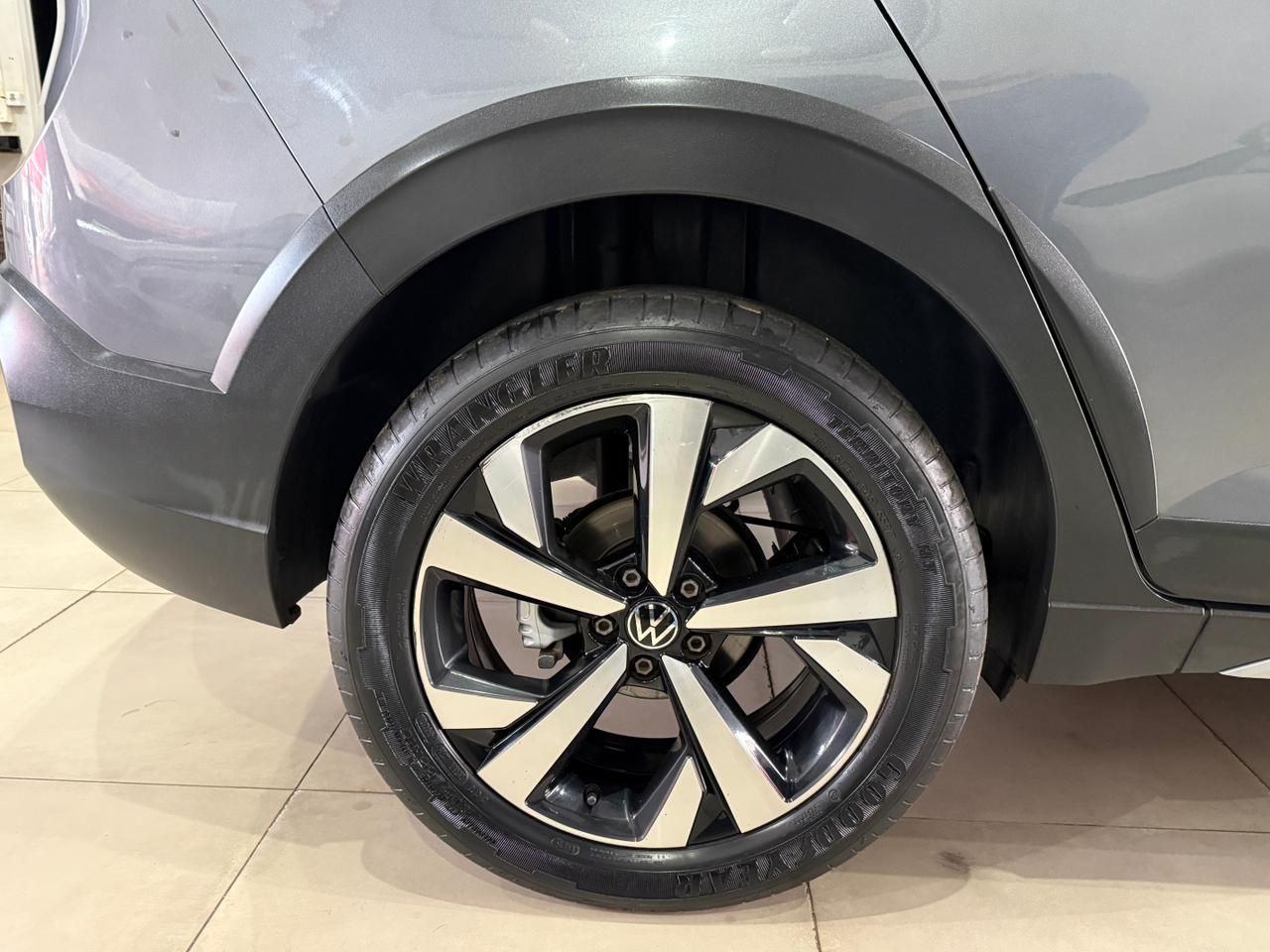 Nivus Highline 1.0 200 TSI Flex Aut.