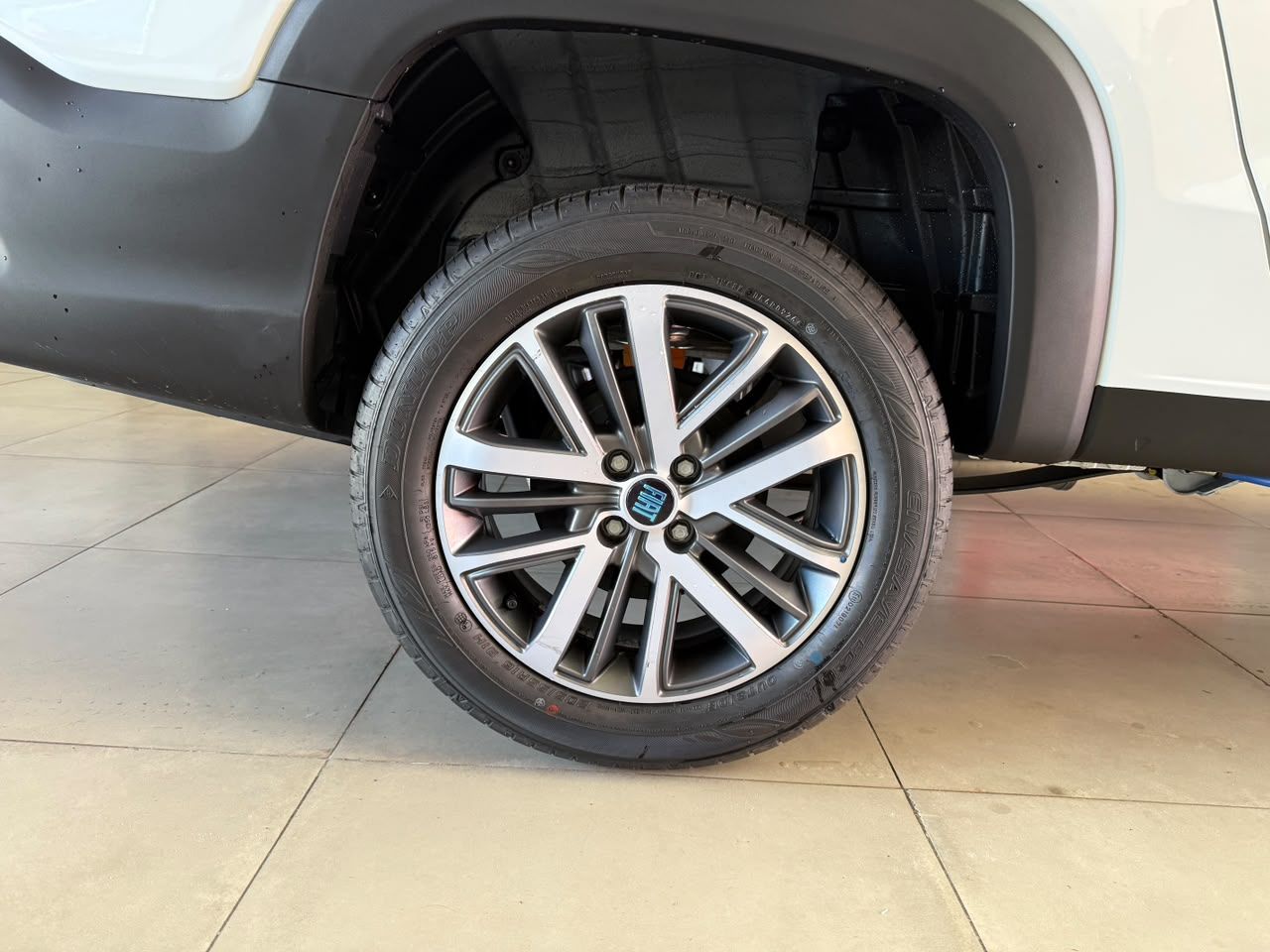 Strada Volcano 1.3 Flex 8V CD
